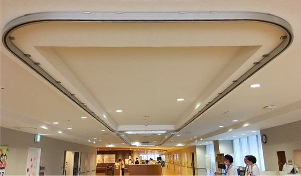 桜十字福岡病院 天井のレール