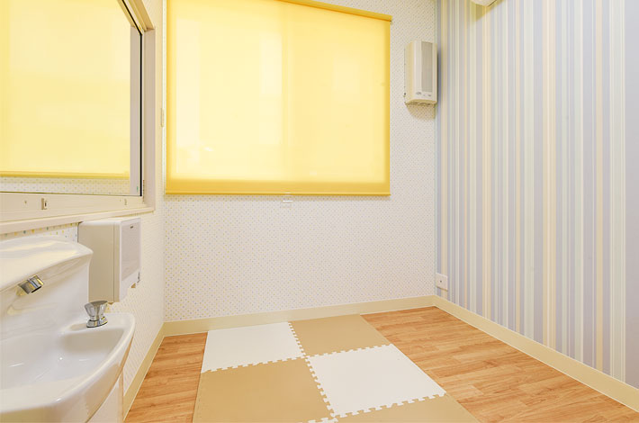 病児・病後児保育室の個室