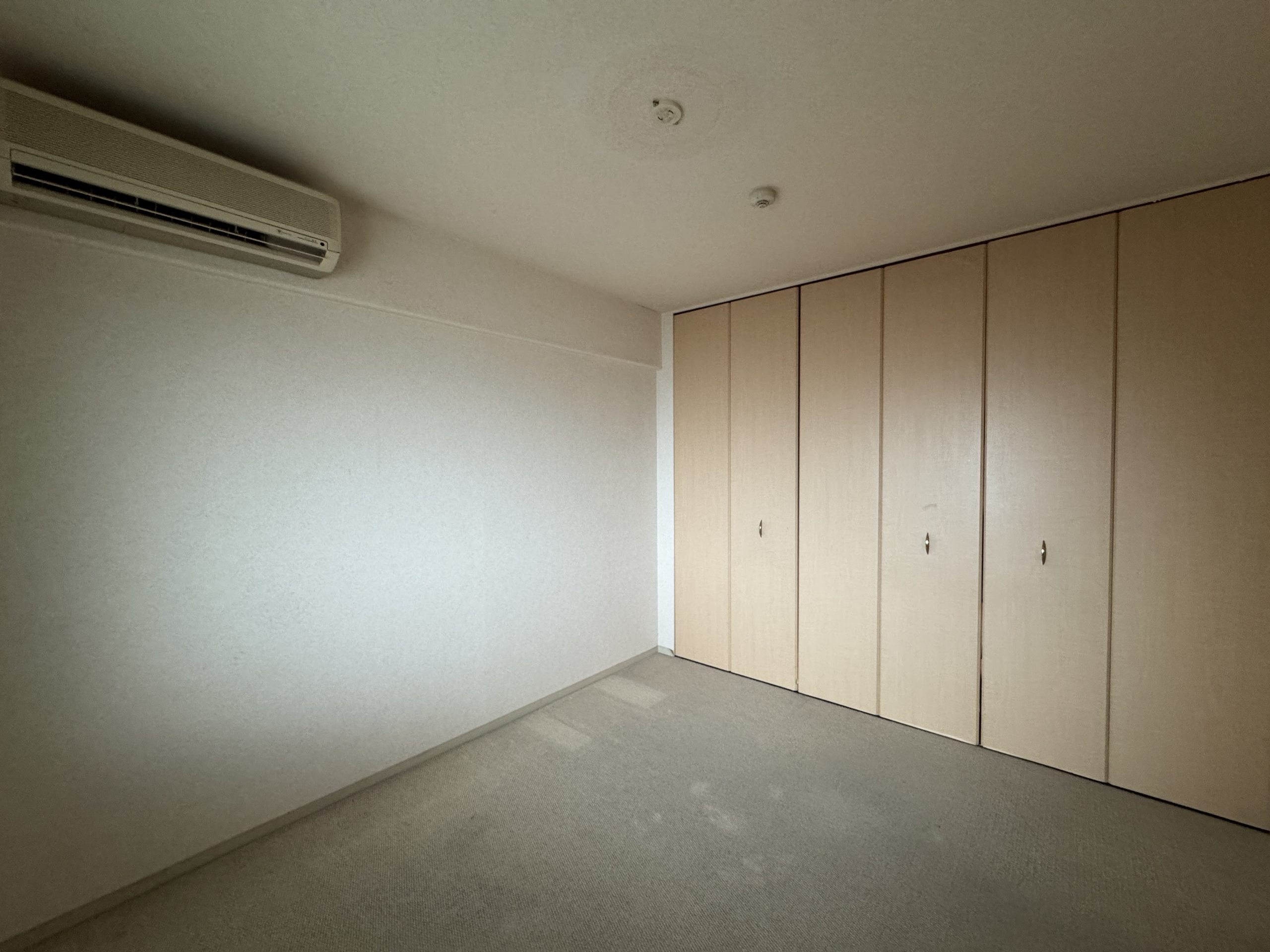 洋室 6.3帖
