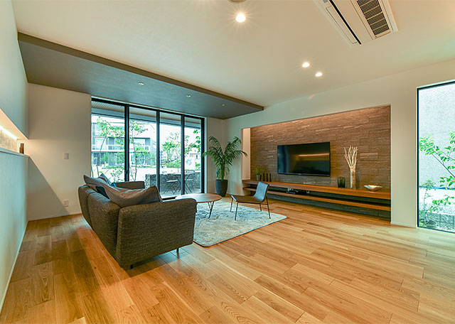 ���r���O